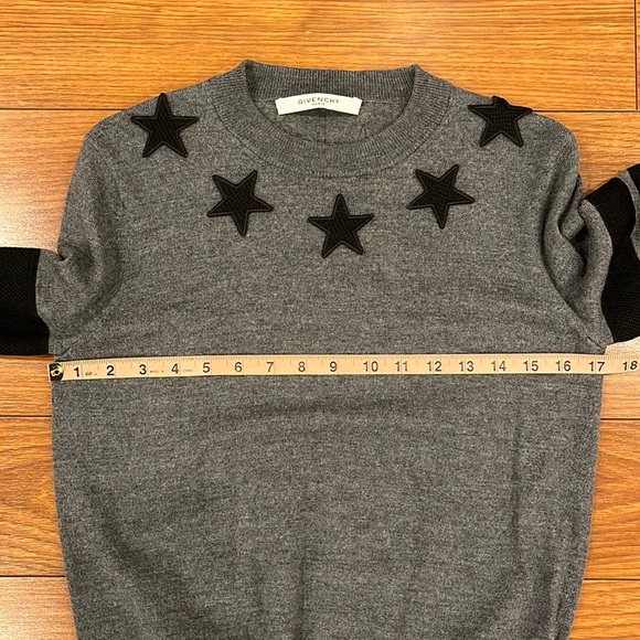 Givenchy Star Wool Grey Sweater - Picture 11 of 16